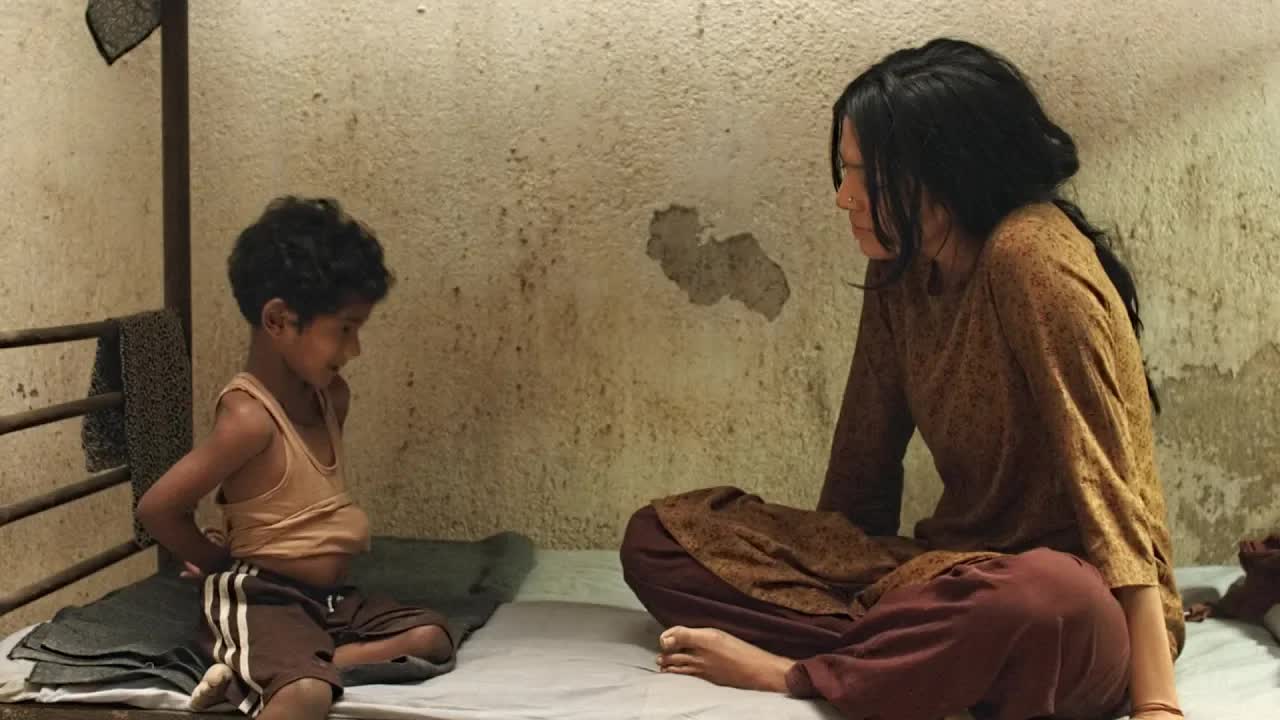 【Yue】BrotherHasToTakeCareOfTheRaperToSaveHer!BeyondtheClouds,A2019UnderratedMovie!