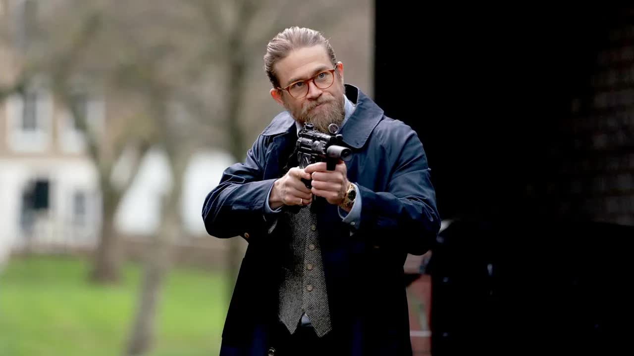 毒枭老大称霸欧洲，谁敢与他为敌，必将付出血的代价！《绅士们》